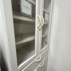 食器棚の画像