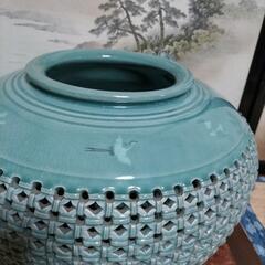 青磁、大壺、透かし彫、花台付の画像