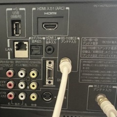 液晶テレビ、台付きの画像