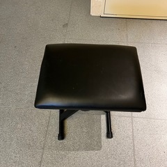 ピアノ椅子の画像
