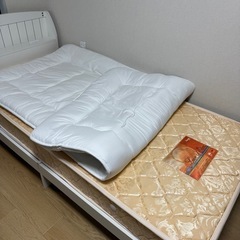 使用期間約1年シングルベッド マットレス、ニトリ極暖カバー付き(使用感あり)の画像