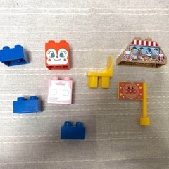 アンパンマン はじめてのブロックバケツL51個+8個の画像