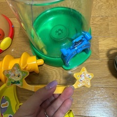 アンパンマンおもちゃ にぎって! おとして! 光るくるコロタワーの画像
