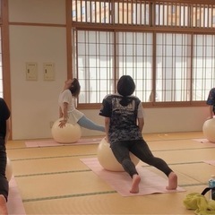 バランスボールでエクササイズ♪しませんか？の画像