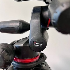 マンフロットプロ三脚 055シリーズ アルミ 3段 +RC2付3Way雲台キットの画像