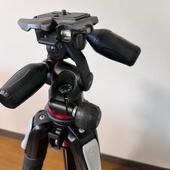 マンフロットプロ三脚 055シリーズ アルミ 3段 +RC2付3Way雲台キットの画像