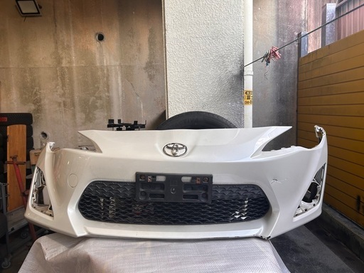 86 ZN6前期フロントバンパー