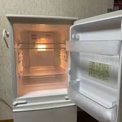 SHARP 2ドア冷蔵庫の画像