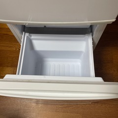 SHARP 2ドア冷蔵庫の画像
