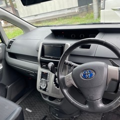 トヨタヴォクシーZRR70の画像