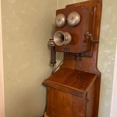 アンティーク　レトロ　手回し電話機の画像