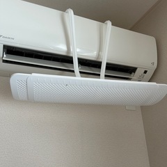 エアコン風よけカバーの画像