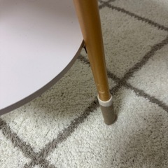 北欧風サイドテーブル(高さ60cm, 直径40cm)の画像