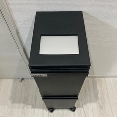 ゴミ箱の画像