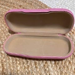 ピンク色　眼鏡ケースの画像