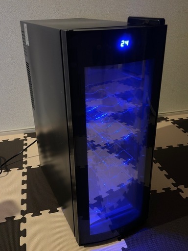 ワインセラー(WIE 電子ミニワインクーラー)