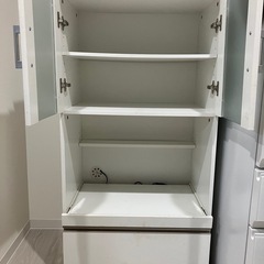 食器棚の画像