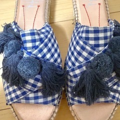 AnnTuil ギンガムチェック タッセル 厚底サンダル サイズ38 ブルー　スペイン製の画像