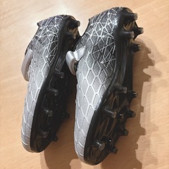 サッカースパイク マジックテープ　フットサル 人工芝　24.0 シルバーの画像