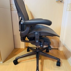 人気最上位モデル】ハーマンミラー　アーロンチェア　リマスタード Bサイズ　ポスチャーフィットSLの画像