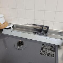 ガスコンロ奥のすき間ボートの画像