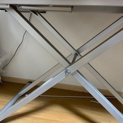 折りたたみ机の画像