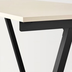 IKEAデスクTROTTENの画像