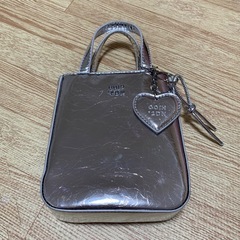 【ハンドバッグ】シルバー&キーホルダー付きの画像