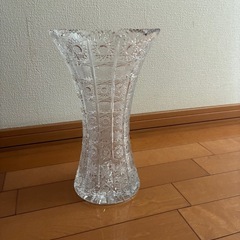【2日間限定】ボヘミアンクリスタル 花瓶 木箱入り 高級カットガラス MADE IN CZECH REPUBLICの画像
