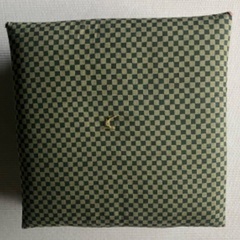 【無料】座布団（本体）48x48cm 5個　カバーなしの画像