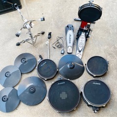 ALESIS Crimson Mesh Drum Kit 電子ドラム クリムゾンメッシュドラムキット中古^_^おまけPEARLシングルキックペダル付き♪※説明文必読※の画像