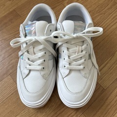 VANSホワイトスニーカーの画像