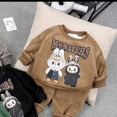 子供の服の画像