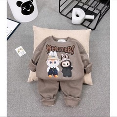 赤ちゃんの服の画像
