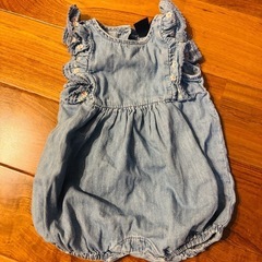【美品】女の子ロンパース2枚
の画像