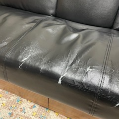 無料！！黒　革っぽい素材系　3人がけくらいソファ！ベット！訳あり 今週中だと助かります！ の画像