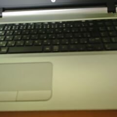行橋市　HPシルバー　6世代Corei5搭載　高速SSD搭載　メモリ8G CD/DVD/読み書き　薄型スリム軽量モデル　大画面15.6インチ　カメラ内蔵　テンキー内臓　USB3.0 Wifi対応の画像