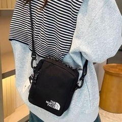 新品です🤗THE NORTH FACE ノースフェイス ショルダーバッグ 韓国限定‼️🤗の画像