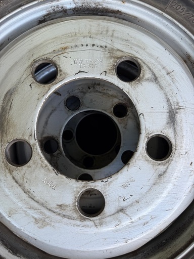 小型トラック用タイヤ 205/70R17.5 115/113L.——LT6
本セット