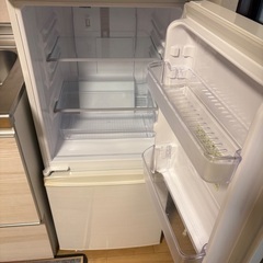 【ジャンク】冷蔵庫 137L 2019年製の画像