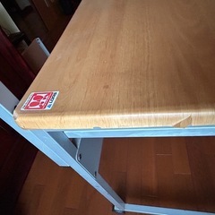 パソコンデスクの画像