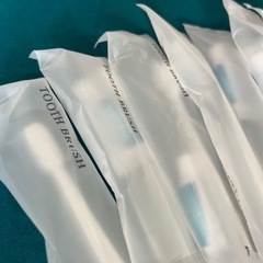 【新品未開封】歯ブラシ 30本セット 歯磨き粉付きの画像