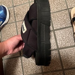 PUMA 厚底サンダルの画像