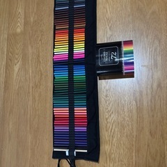 油性色鉛筆 72色の画像