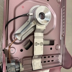 IWATANI tatsujin slim II カセットコンロ ピンク スリム お鍋と鉄板付の画像
