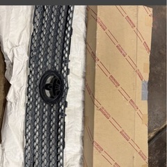 新品 トヨタ サクシード ラジエーターグリルの画像