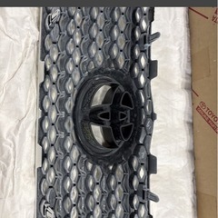 新品 トヨタ サクシード ラジエーターグリルの画像