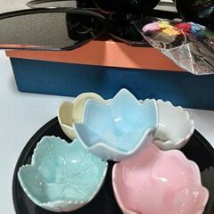 未使用　桂由美 　和食器　懐石セット5客　お椀　５色小鉢　箸おぼん付きの画像