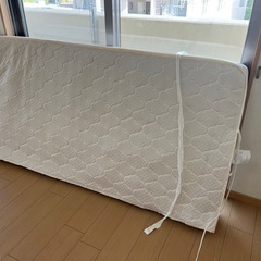冷蔵庫とその他の画像