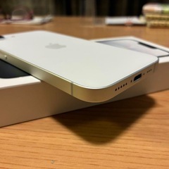 美品iPhone16eの画像